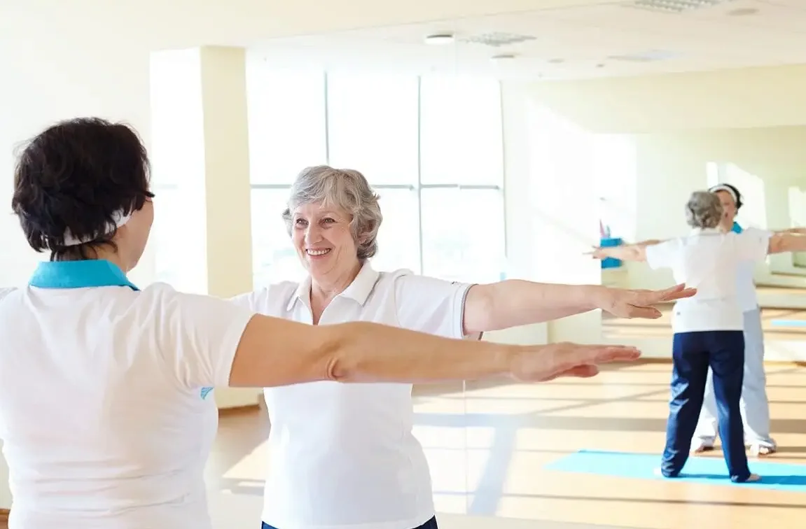 Физические упражнения для поддержания здоровья пожилых людей