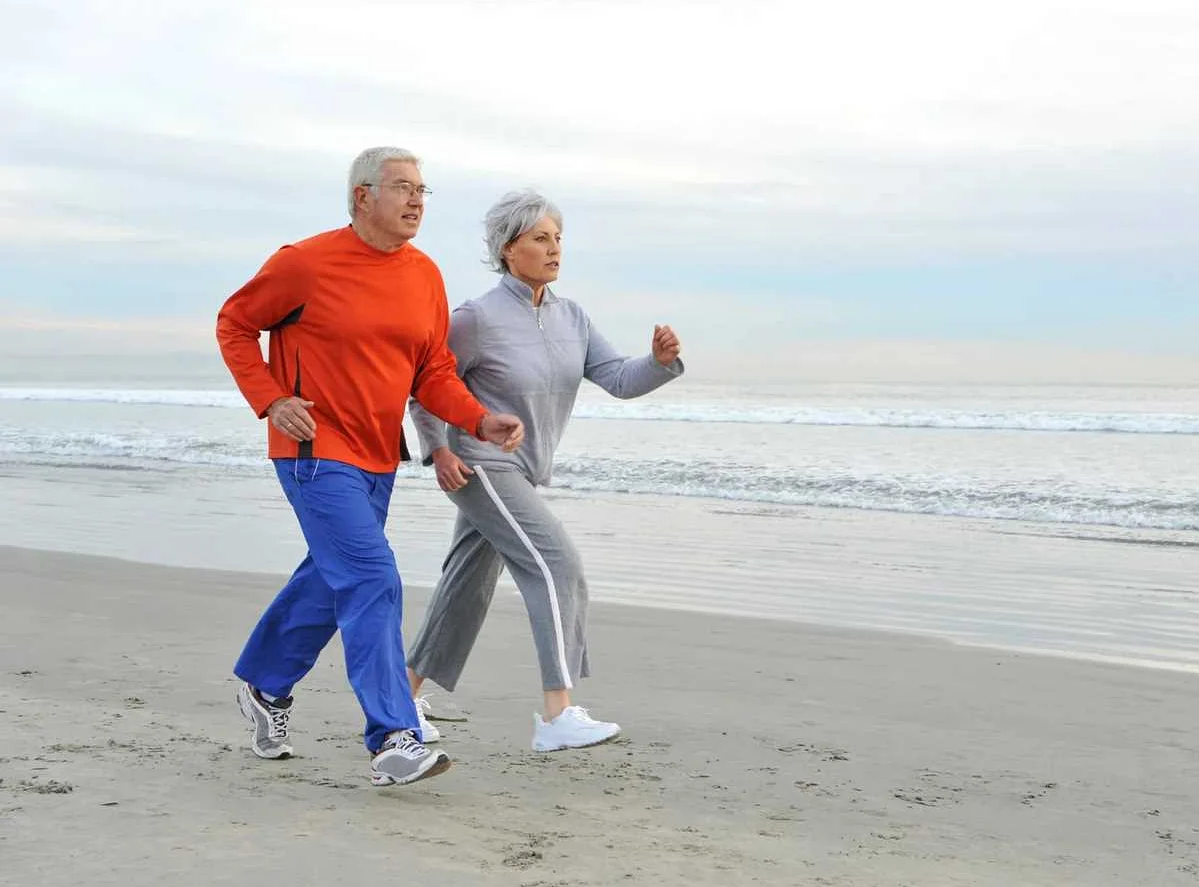Как повысить физическую активность пожилых родителей: советы экспертов